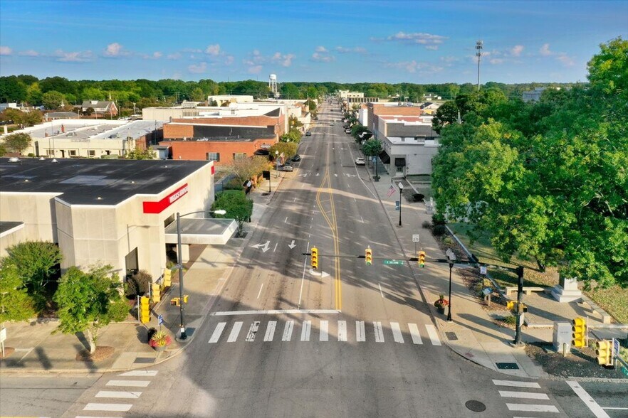 More Photos Of 201 E Market St, Smithfield Bank For Sale