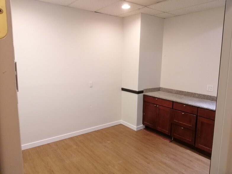 More Photos Of 2207 3rd Ave, Seattle Apartments For Sale