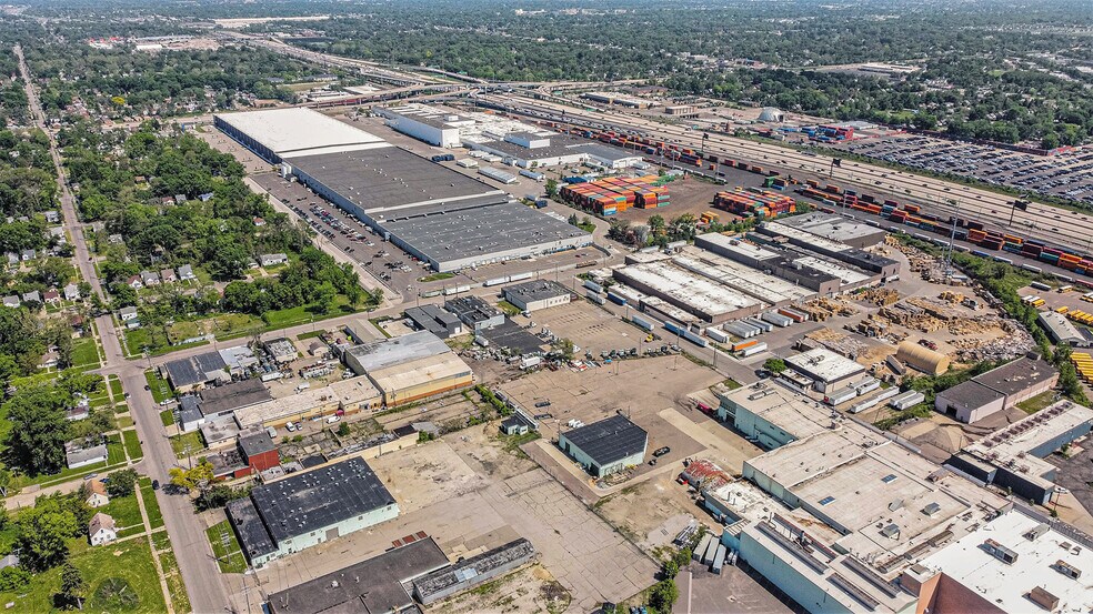 More Photos Of 12601 Southfield Fwy, Detroit Distribution For Lease