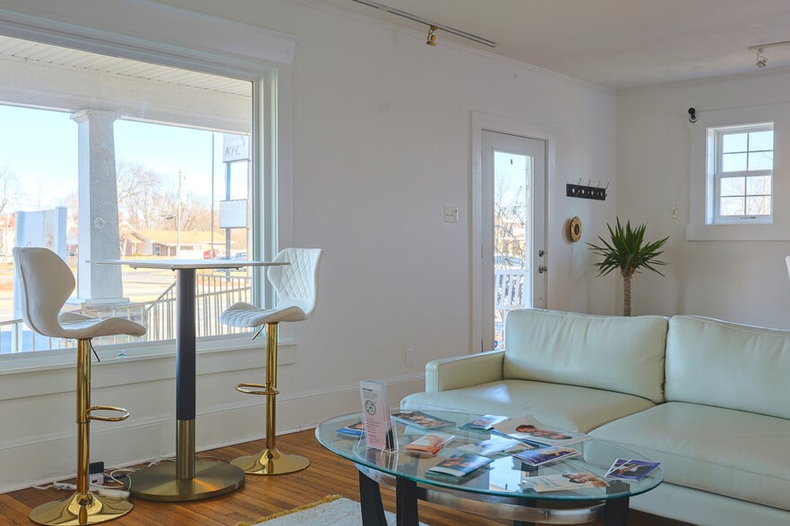 More Photos Of 1019 Berryville Ave, Winchester Storefront Retail Residential For Sale