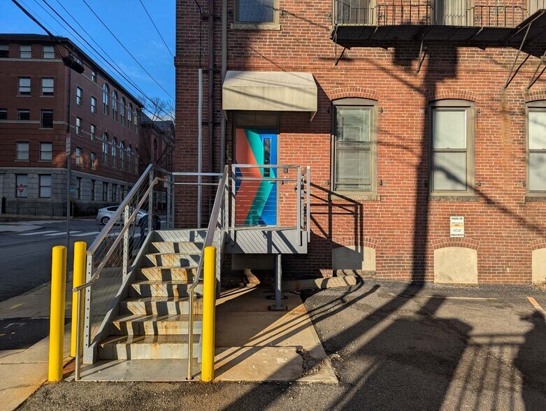 More Photos Of 24 Thorndike St, Cambridge Office For Lease