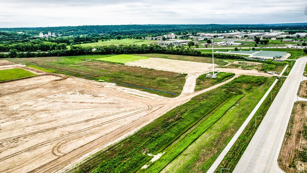 More Photos Of 24525 W 43rd St, Shawnee Mission Industrial For Lease