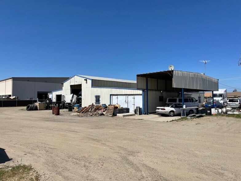 More Photos Of 1112 E Service Rd, Ceres Warehouse For Lease