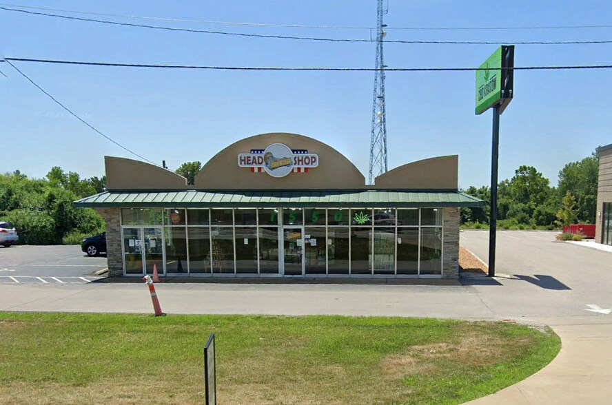 More Photos Of 1560 Veterans Memorial Pkwy, Saint Charles Unknown For Lease