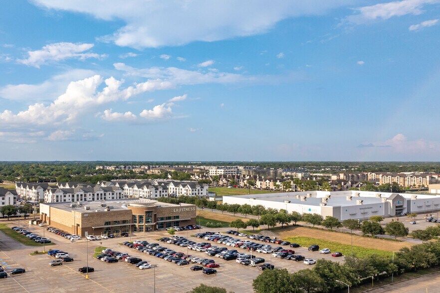 More Photos Of 19550 Restaurant Row, Houston Freestanding For Sale