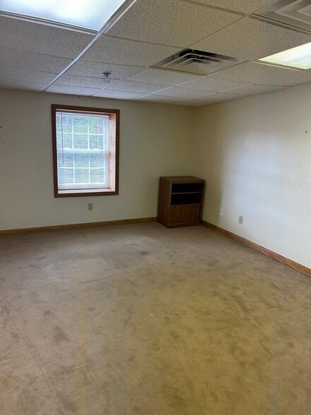 More Photos Of 198 George St, Beckley Research And Development For Lease