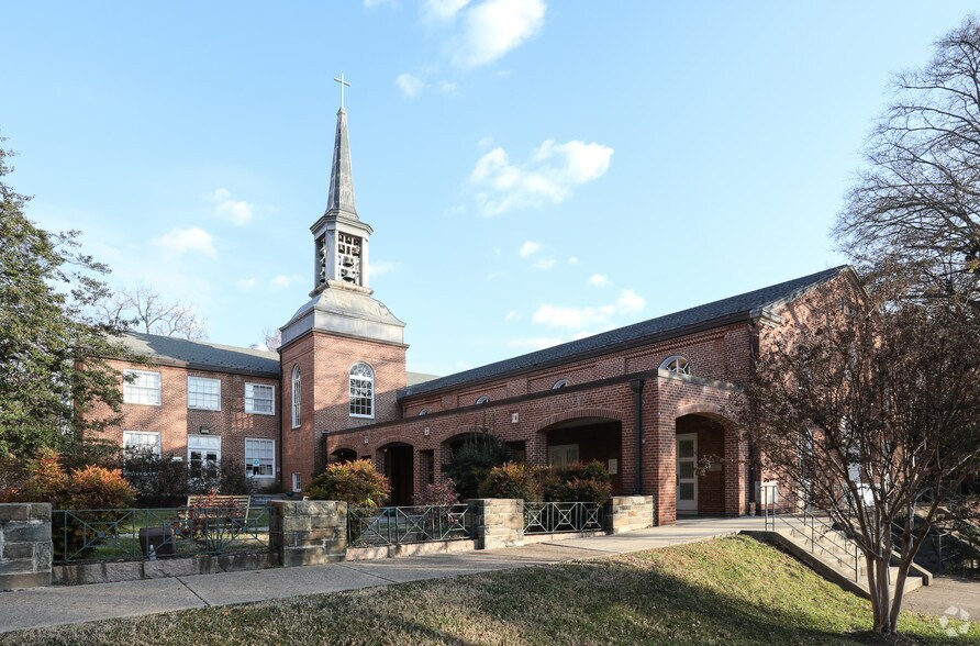 More Photos Of 3655 Calvert St NW, Washington Specialty For Lease