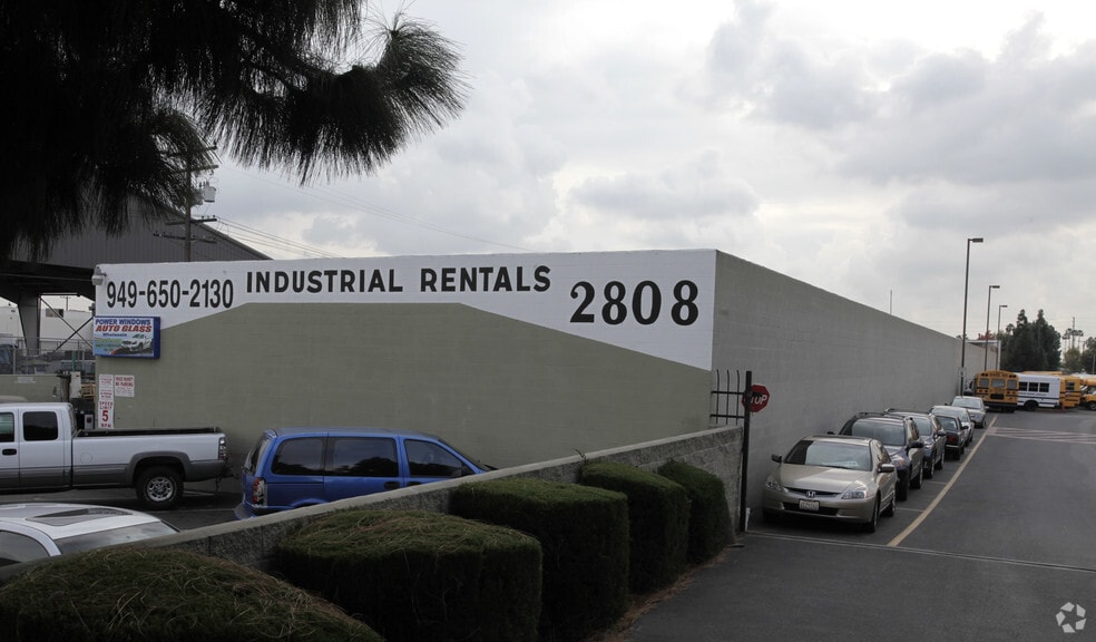 More Photos Of 2808 W 5th St, Santa Ana Warehouse For Lease