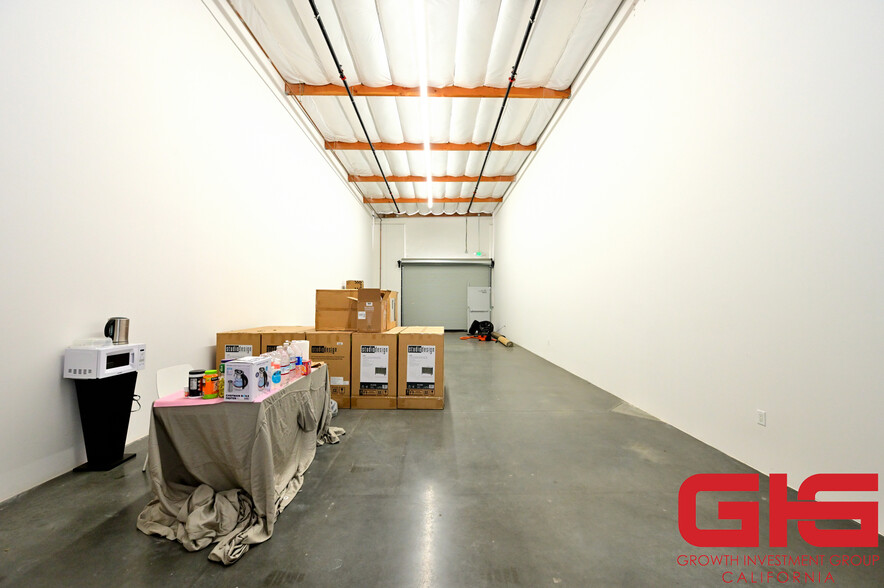 More Photos Of 238-256 W Chestnut Ave, Monrovia Warehouse For Sale
