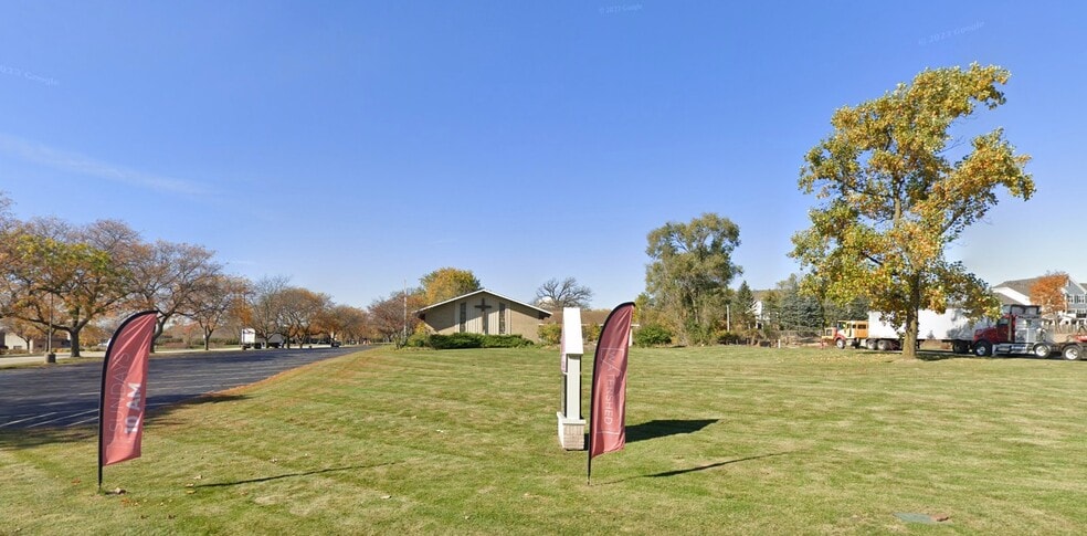 More Photos Of 500 Church Rd, Elgin Religious Facility For Lease