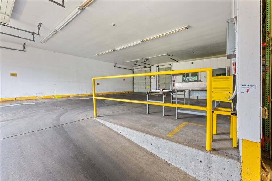 More Photos Of 3151 Waconda Rd NE, Gervais Warehouse For Lease