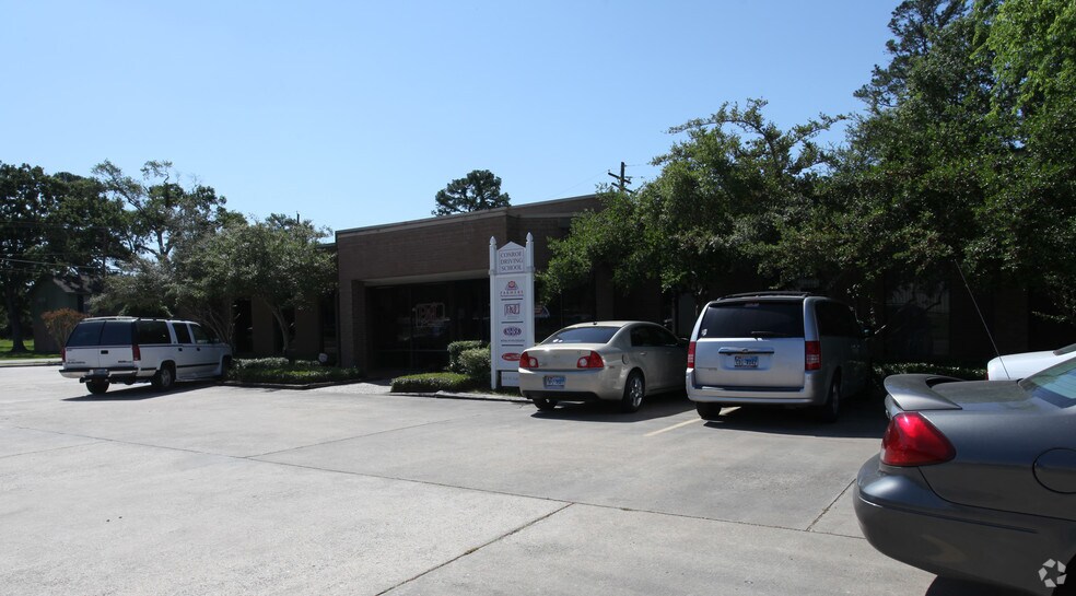 More Photos Of 401 N Loop 336 W, Conroe Office For Lease