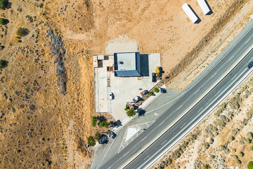 More Photos Of 2660 Pearblossom Hwy, Palmdale Office Residential For Sale