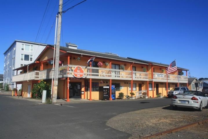 Primary Photo Of 301 N Miller St, Rockaway Beach Hotel For Sale