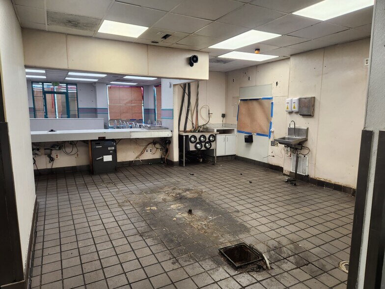 More Photos Of 1037 Barre Townshp Blvd, Wilkes Barre Fast Food For Lease