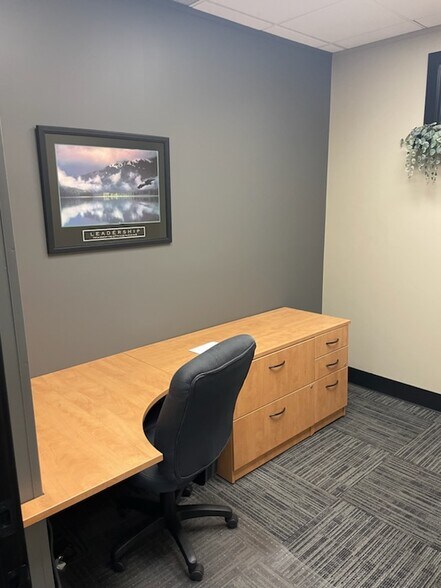 More Photos Of 5410-5424 97 St NW, Edmonton Flex For Sale