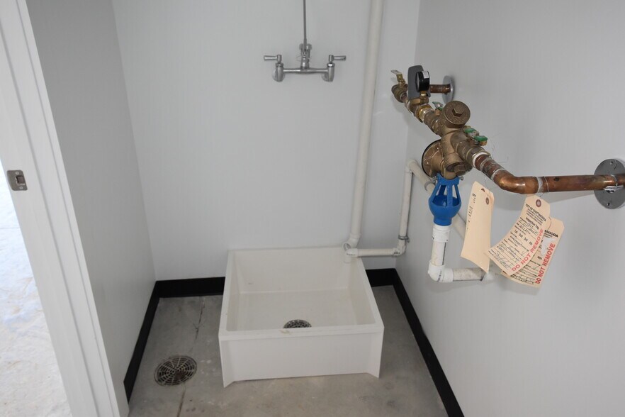 More Photos Of 1409 E 51st St, Chattanooga Warehouse For Lease