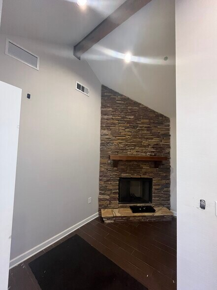 More Photos Of 12 Sammy McGhee Blvd, Jasper Office For Sale