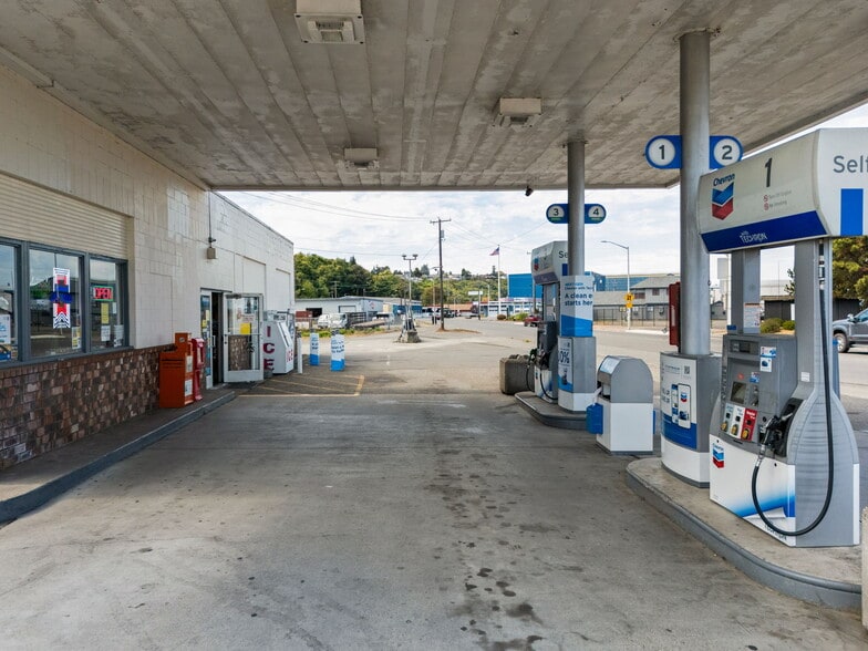 More Photos Of 402 Marine Dr, Port Angeles Service Station For Sale
