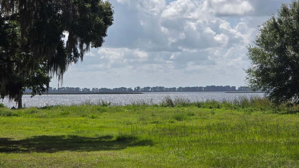 More Photos Of 44 Crawford Dr, Lake Placid Manufactured Housing Mobile Home Park For Sale