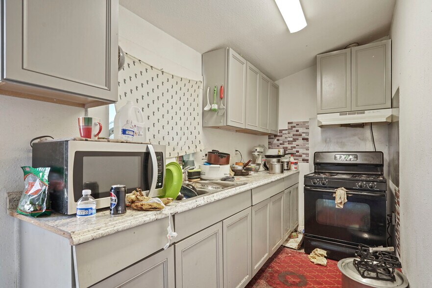 More Photos Of 104 E Lodi Ave, Lodi Storefront Retail Office For Sale