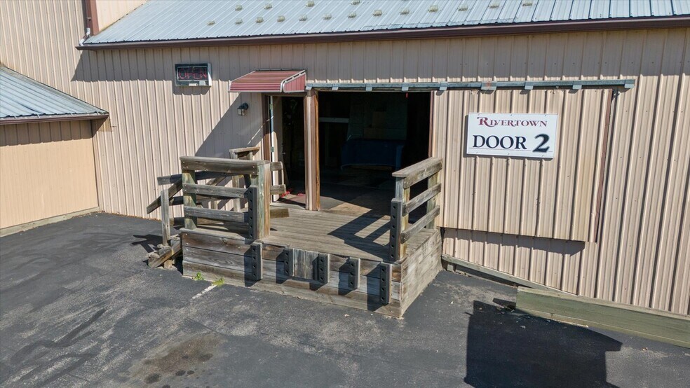 More Photos Of 816 NW 4th St, Grand Rapids General Retail For Sale