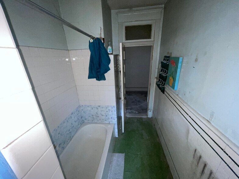 More Photos Of 138 S 48th St, Philadelphia Apartments For Sale