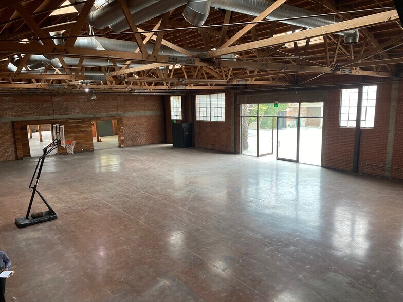 More Photos Of 5955-5959 S Western Ave, Los Angeles Office For Sale