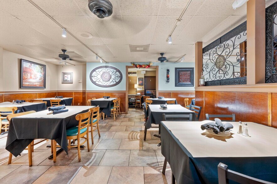 More Photos Of 7390 Shoal Line Blvd, Weeki Wachee Specialty For Sale