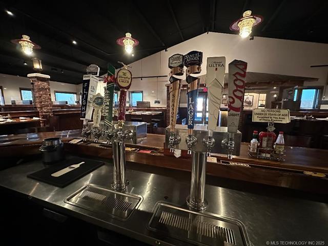 More Photos Of 207 Commerce Dr, Wewoka Restaurant For Sale