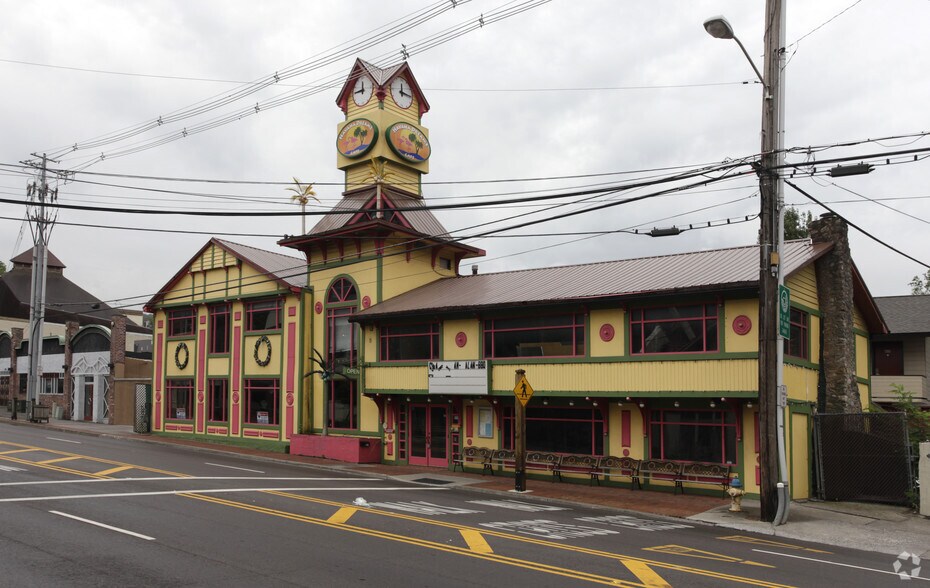 More Photos Of 449 Parkway, Gatlinburg Storefront For Lease
