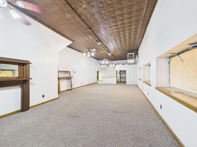 More Photos Of 123 S 3rd St, Ironton Storefront Retail Office For Sale