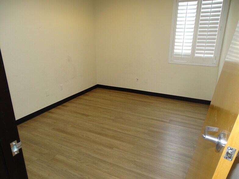 More Photos Of 750 Coronado Center Dr, Henderson Medical For Lease