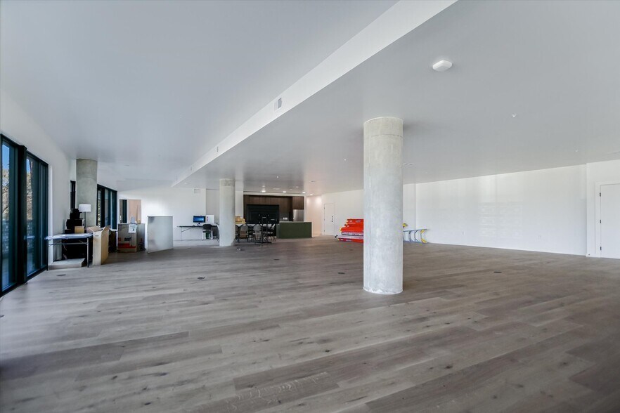 More Photos Of 2209 S First St, Austin Apartments For Sale