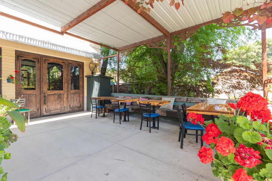 More Photos Of 2927 Spring St, Paso Robles Restaurant For Sale