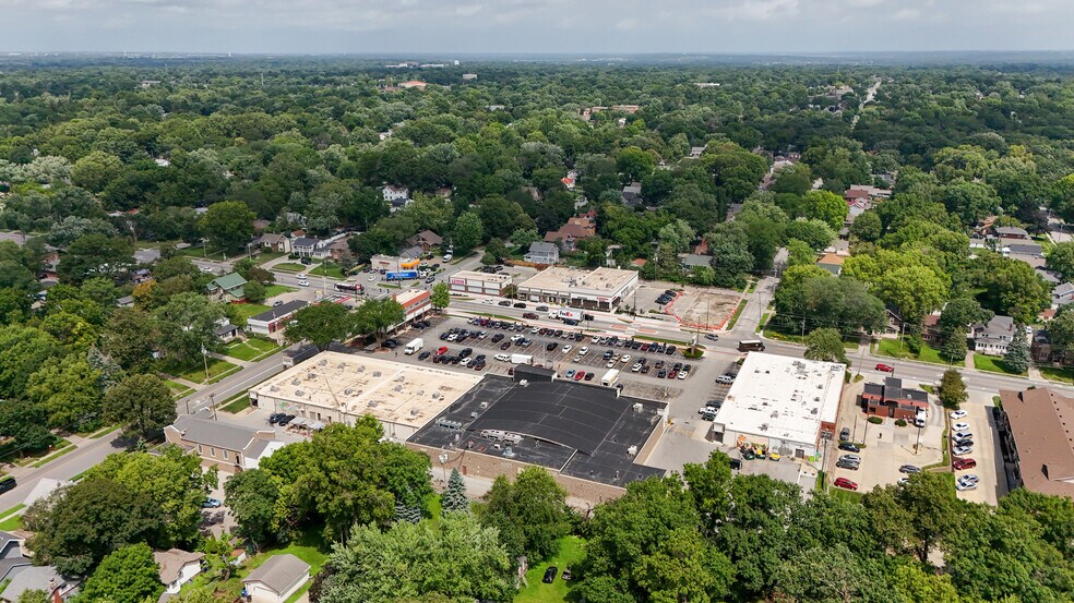 More Photos Of 4040-4125 University Ave, Des Moines Unknown For Lease