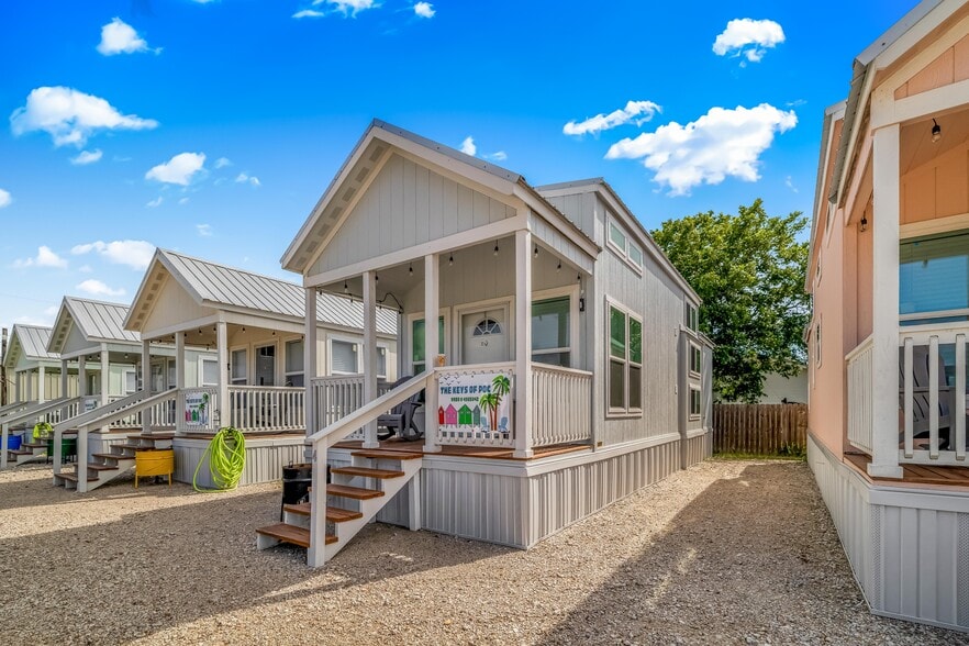 More Photos Of 702 8th St, Port Lavaca Manufactured Housing Mobile Home Park For Sale