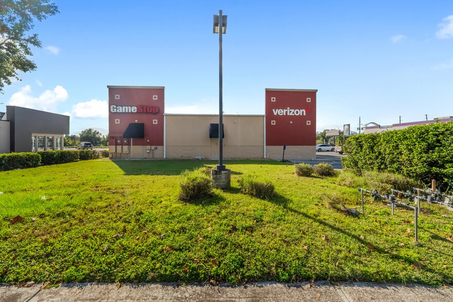 More Photos Of 6751 N Church Ave, Mulberry Freestanding For Sale