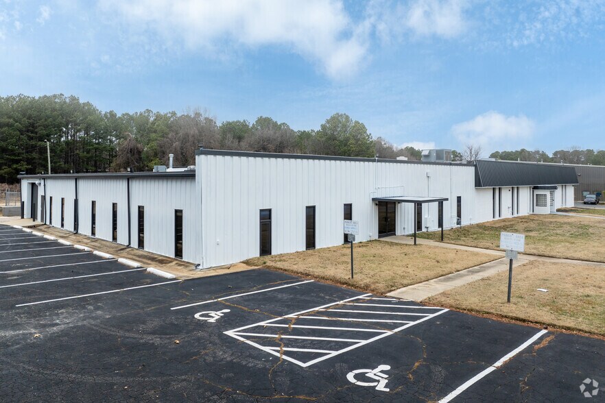 More Photos Of 3211 Bramer Dr, Raleigh Showroom For Sale