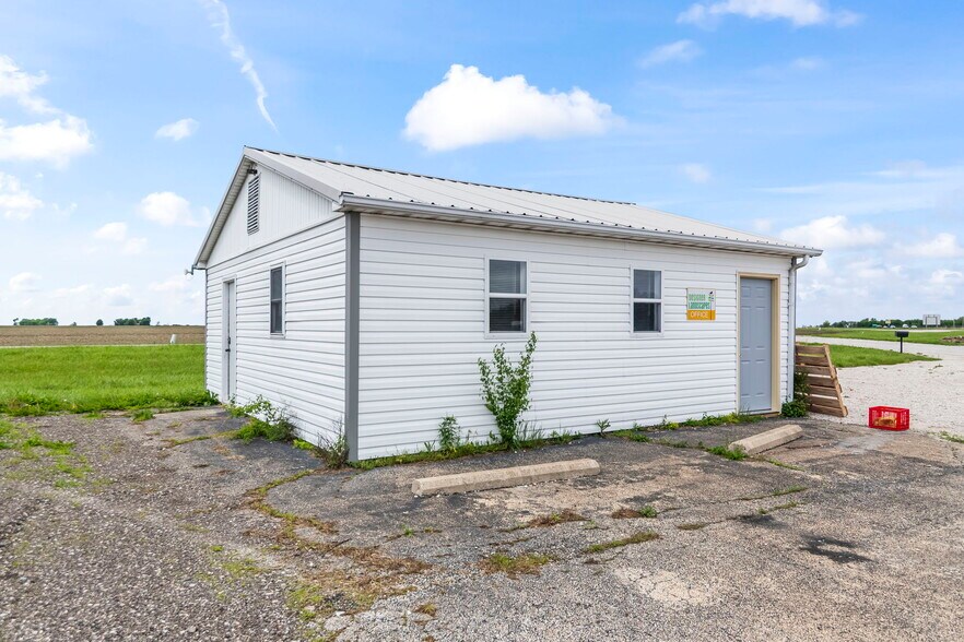 More Photos Of 31000 W Frontage Rd, Farmersville Warehouse For Sale