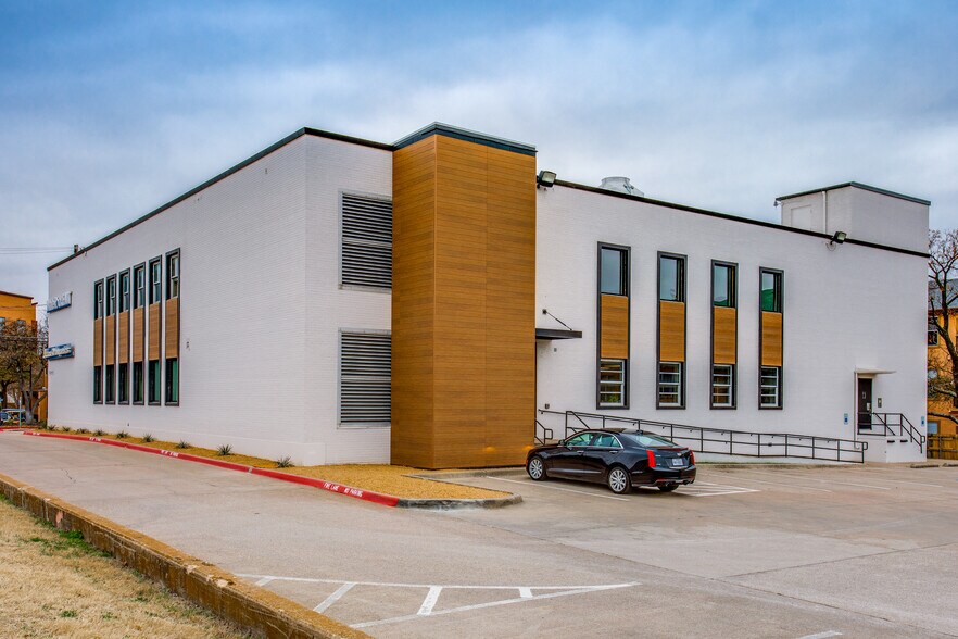 More Photos Of 1130 Beachview St, Dallas Medical For Lease