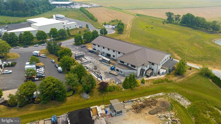 More Photos Of 206 W Kendig Rd, Willow Street Warehouse For Sale