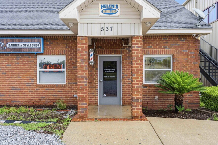 More Photos Of 537 S Ferdon Blvd, Crestview Office For Lease