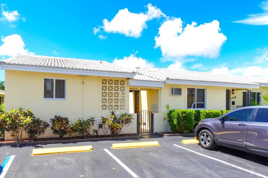 More Photos Of 1201 S Federal Hwy, Hollywood Hotel For Sale