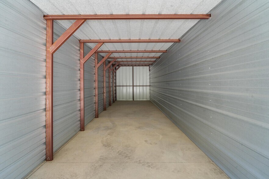 More Photos Of 5450 N River Rd, Gold Hill Self Storage For Sale