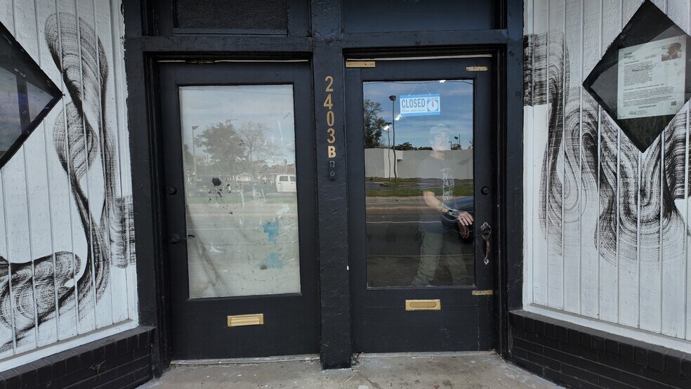 More Photos Of 2401 W Cervantes St, Pensacola General Retail For Sale