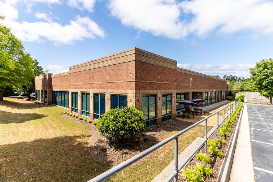 More Photos Of 2015 Vaughn Rd, Kennesaw Business Park For Sale