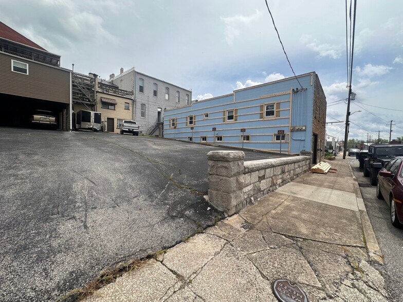 More Photos Of 62 Public Sq, Salem Storefront Retail Office For Sale