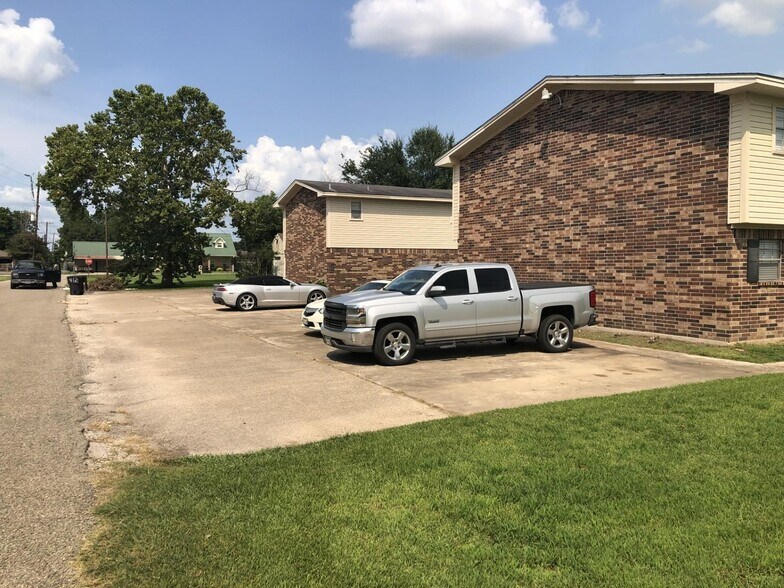 More Photos Of 402-418 N 10th St, Nederland Apartments For Sale