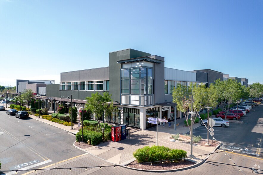 More Photos Of 2716-2810 S Market St, Gilbert Unknown For Lease